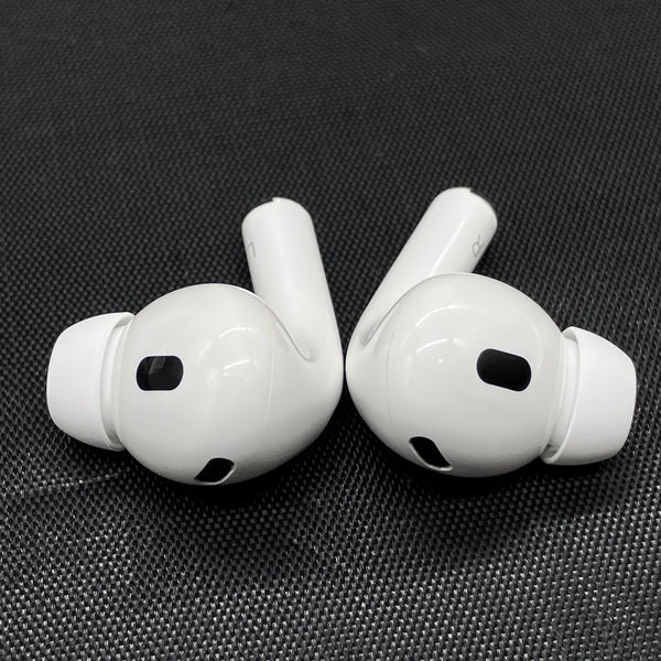 【中古】MagSafe充電ケース(USB-C)付きAirPods Pro(第2世代) MTJV3JA【秋葉原】