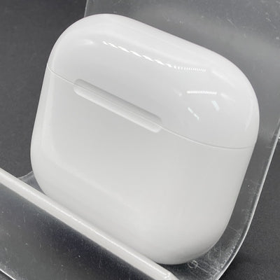 【中古】AirPods 4 MXP93J/A（アクティブノイズキャンセリング搭載）【秋葉原】