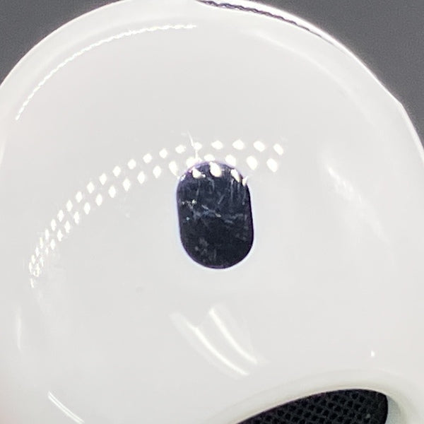 【中古】AirPods 4 MXP93J/A（アクティブノイズキャンセリング搭載）【秋葉原】