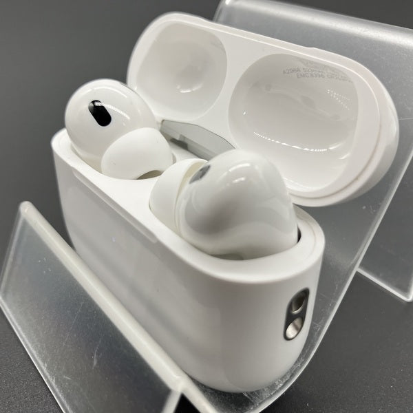 【中古】MagSafe充電ケース(USB-C)付きAirPods Pro(第2世代) MTJV3JA【秋葉原】