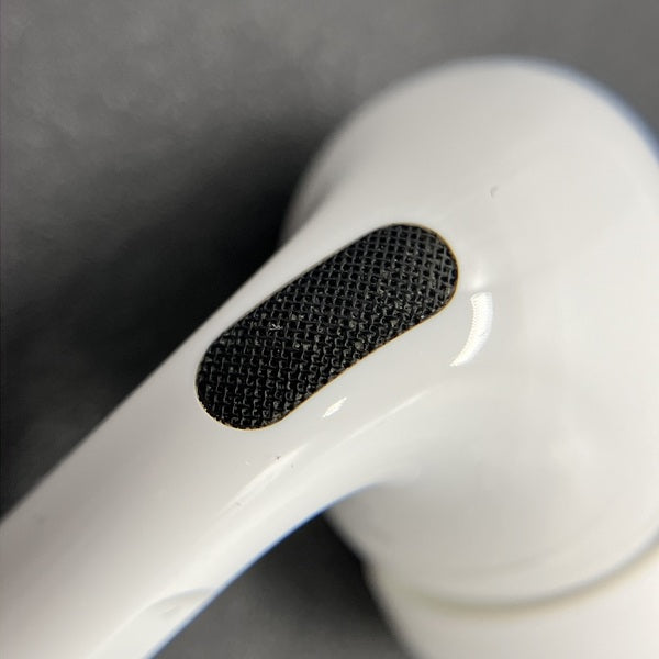 【中古】MagSafe充電ケース(USB-C)付きAirPods Pro(第2世代) MTJV3JA【秋葉原】