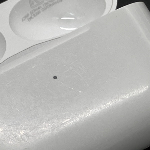 【中古】MagSafe充電ケース(USB-C)付きAirPods Pro(第2世代) MTJV3JA【秋葉原】