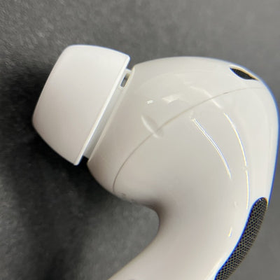 【中古】MagSafe充電ケース(USB-C)付きAirPods Pro(第2世代) MTJV3JA【秋葉原】