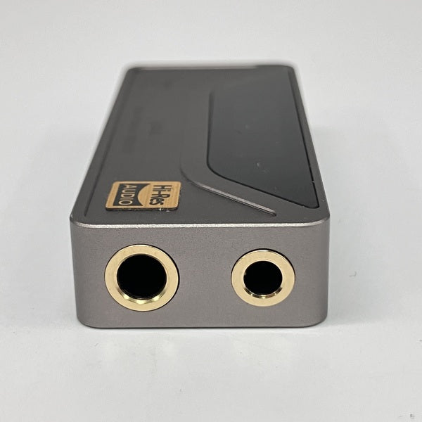 【中古】UA4 チタニウム【日本橋】