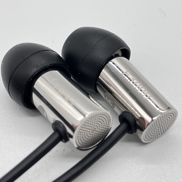 【中古】E3000 【FI-E3DSS】【秋葉原】