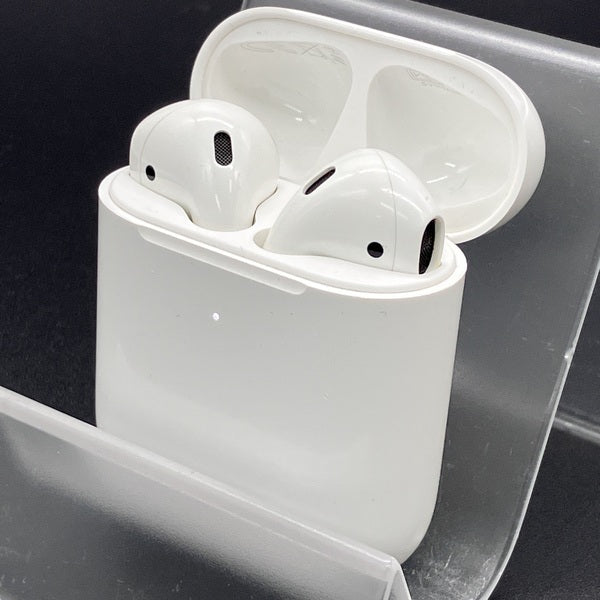 【中古】AirPods with Wireless Charging Case  MRXJ2J-A【日本橋】
