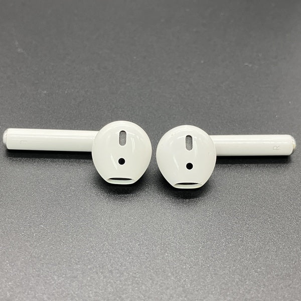 【中古】AirPods with Wireless Charging Case  MRXJ2J-A【日本橋】