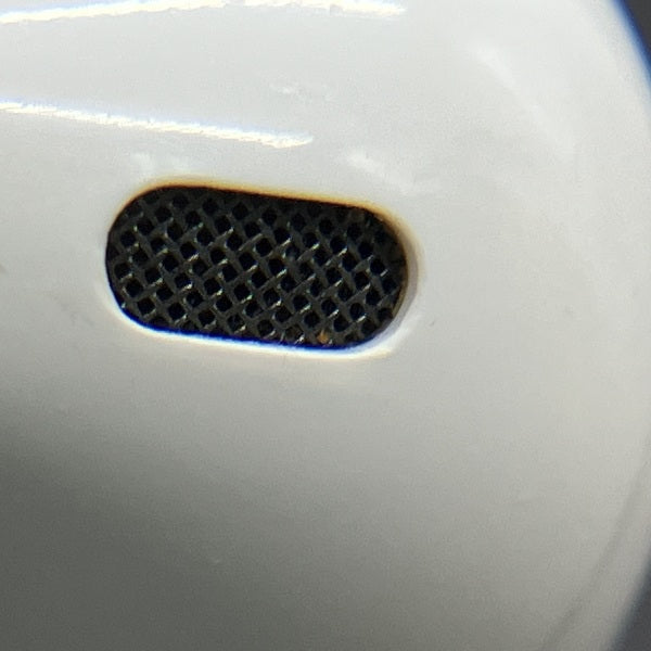 【中古】AirPods with Wireless Charging Case  MRXJ2J-A【日本橋】