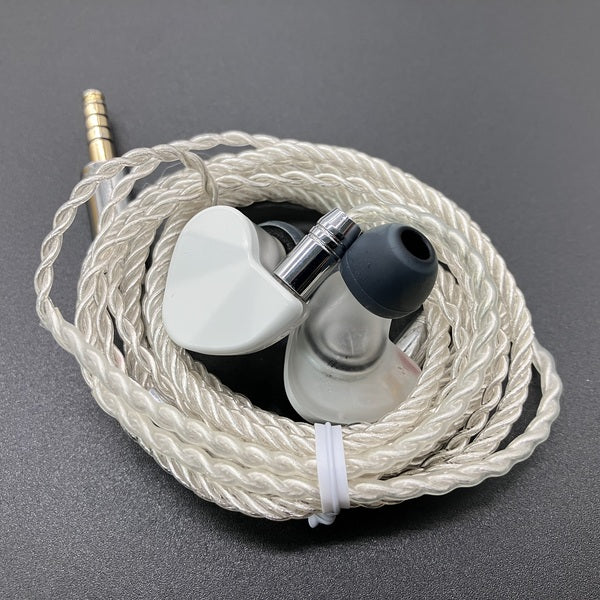 【中古】Rinko White 日本向け4.4mmバランスプラグ仕様【秋葉原】