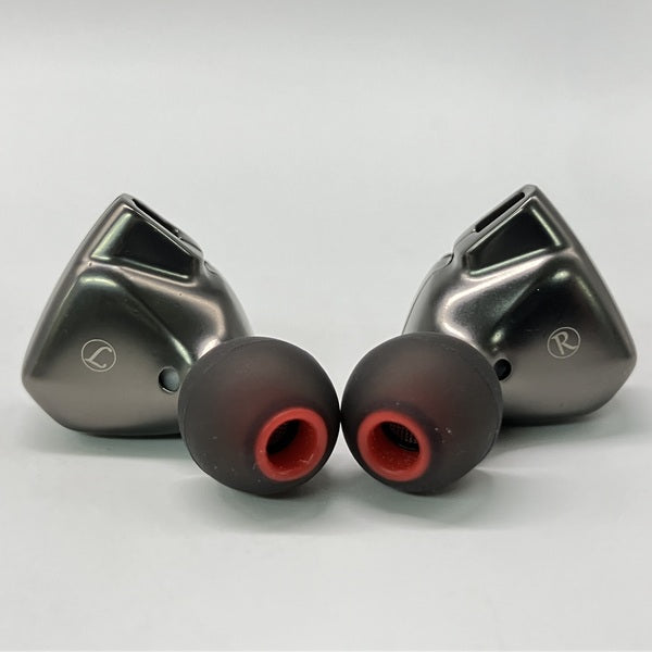 【中古】TITAN S グレー（ケーブル欠品）【秋葉原】