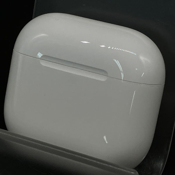 【中古】AirPods 4 MXP93J/A（アクティブノイズキャンセリング搭載）【秋葉原】