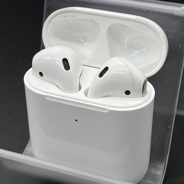 【中古】AirPods with Wireless Charging Case  MRXJ2J-A【秋葉原】