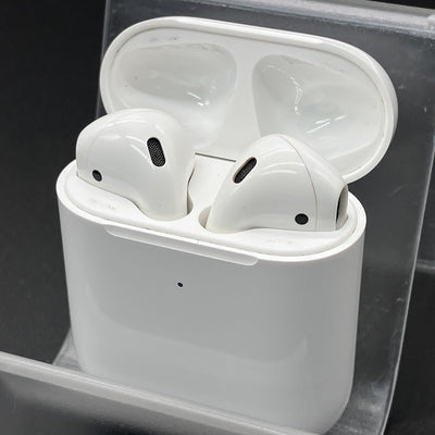 【中古】AirPods with Wireless Charging Case  MRXJ2J-A【秋葉原】