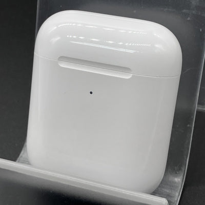 【中古】AirPods with Wireless Charging Case  MRXJ2J-A【秋葉原】