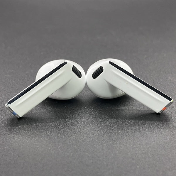 【中古】Galaxy Buds3 ホワイト 【SM-R530NZWAXJP】【秋葉原】