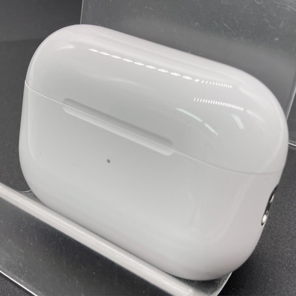 【中古】MagSafe充電ケース(USB-C)付きAirPods Pro(第2世代) MTJV3JA【秋葉原】