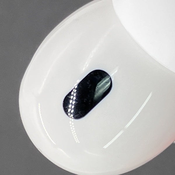 【中古】MagSafe充電ケース(USB-C)付きAirPods Pro(第2世代) MTJV3JA【秋葉原】