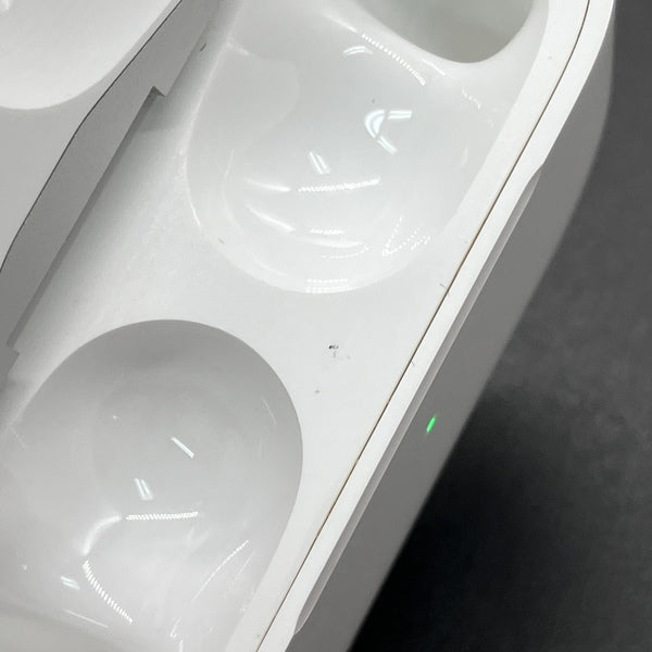 【中古】MagSafe充電ケース(USB-C)付きAirPods Pro(第2世代) MTJV3JA【秋葉原】