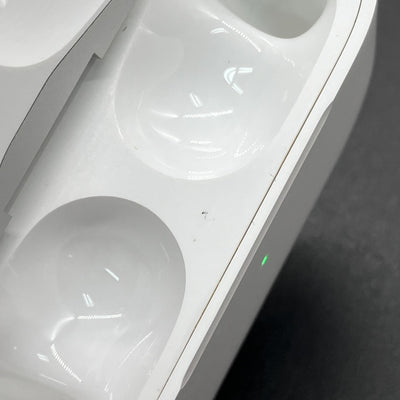 【中古】MagSafe充電ケース(USB-C)付きAirPods Pro(第2世代) MTJV3JA【秋葉原】