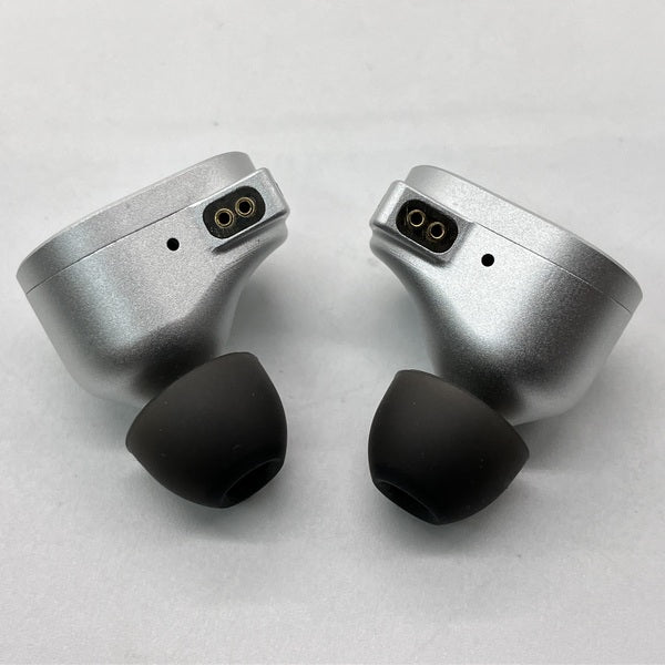 【中古】S08 Silver（ケーブル欠品）【秋葉原】