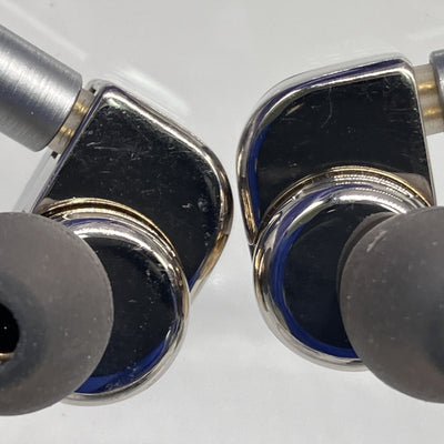 【中古】illustrious 光輝【日本橋】