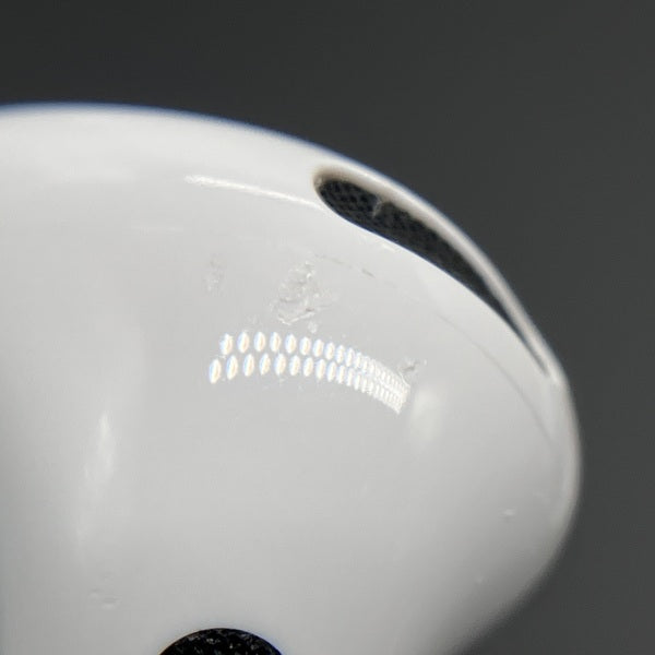 【中古】AirPods 4 MXP93J/A（アクティブノイズキャンセリング搭載）【秋葉原】