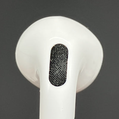【中古】AirPods 4 MXP93J/A（アクティブノイズキャンセリング搭載）【秋葉原】