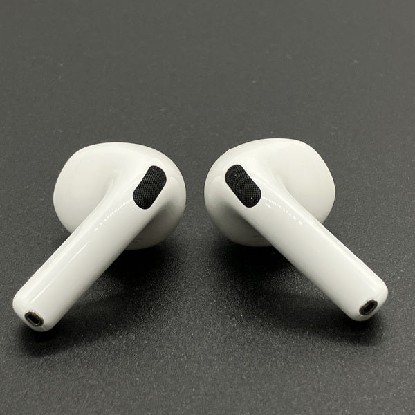 【中古】AirPods 4 MXP63J/A【秋葉原】