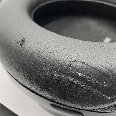 【中古】Noise Cancelling Headphones 700 Triple Black【秋葉原】