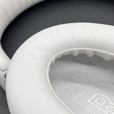 【中古】QuietComfort Ultra Headphones White Smoke【名古屋】