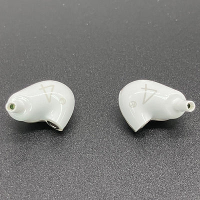 【中古】AONIC4 ホワイト 【SE42HYW+UNI-A】（ケーブル欠品）【日本橋】