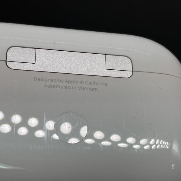 【中古】MagSafe充電ケース(USB-C)付きAirPods Pro(第2世代) MTJV3JA【日本橋】