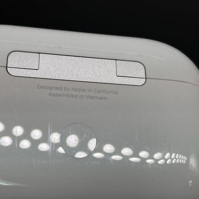 【中古】MagSafe充電ケース(USB-C)付きAirPods Pro(第2世代) MTJV3JA【日本橋】