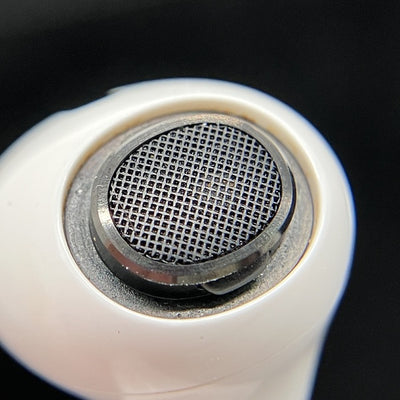 【中古】MagSafe充電ケース(USB-C)付きAirPods Pro(第2世代) MTJV3JA【秋葉原】