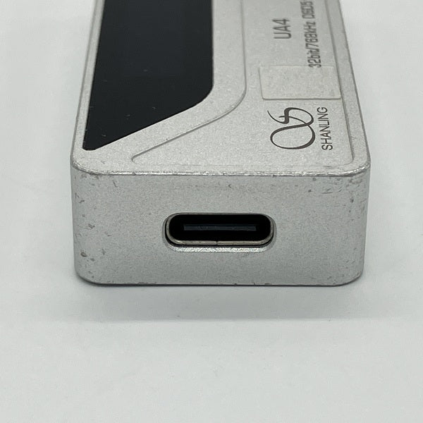 【中古】UA4 シルバー【秋葉原】