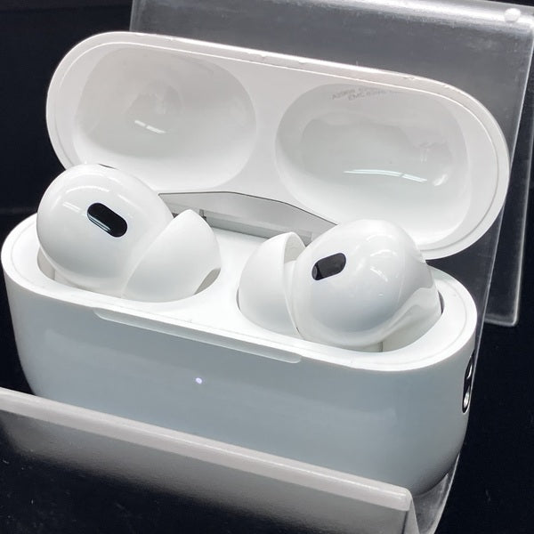 美品　AirPods Pro 第二世代　タイプC 中古品　① Apple 【中古】MagSafe充電ケース(USB-C)付きAirPods Pro(第2世代