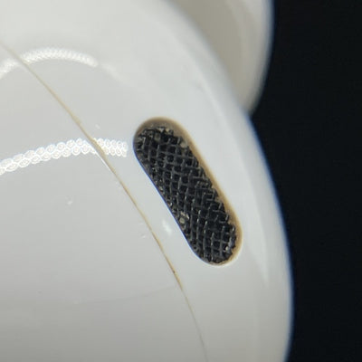 【中古】MagSafe充電ケース(USB-C)付きAirPods Pro(第2世代) MTJV3JA【秋葉原】