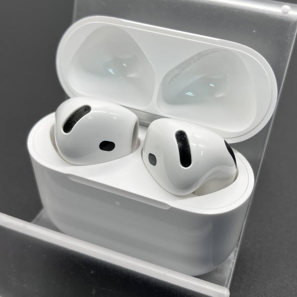 【中古】AirPods 4 MXP93J/A（アクティブノイズキャンセリング搭載）【秋葉原】