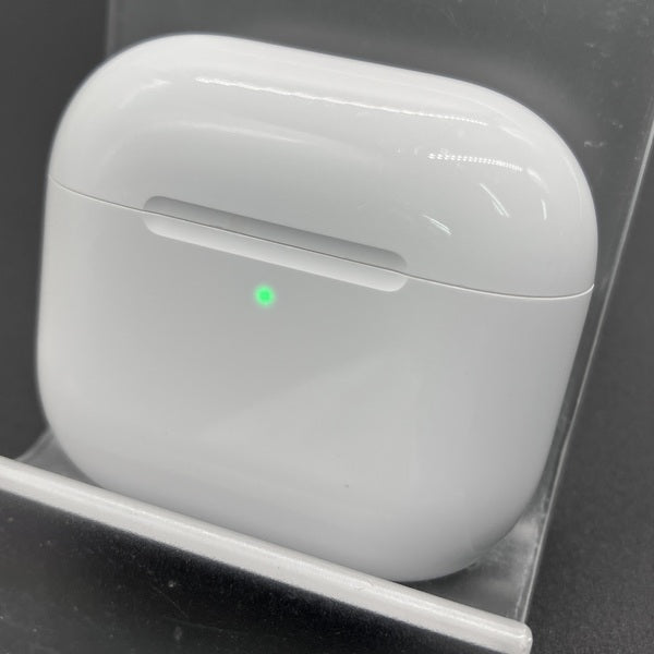 【中古】AirPods 4 MXP93J/A（アクティブノイズキャンセリング搭載）【秋葉原】