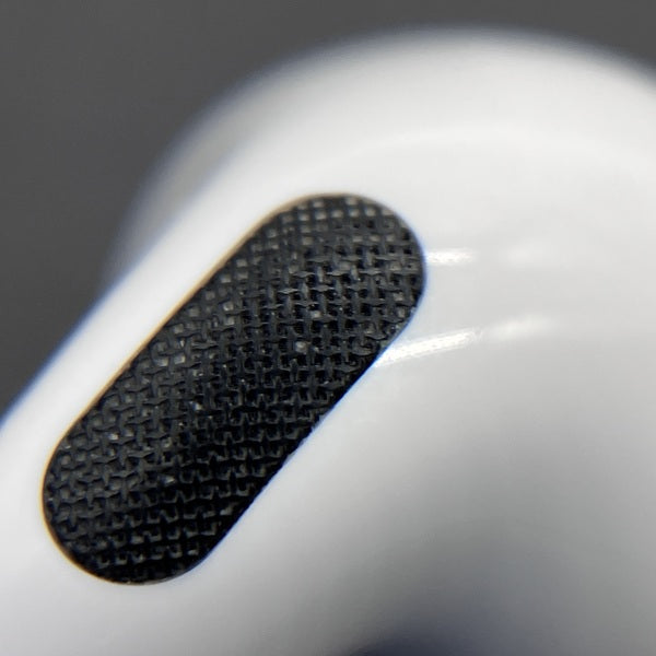 【中古】AirPods 4 MXP93J/A（アクティブノイズキャンセリング搭載）【秋葉原】