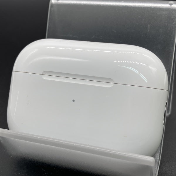 【中古】MagSafe充電ケース(USB-C)付きAirPods Pro(第2世代) MTJV3JA【秋葉原】