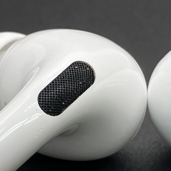 【中古】MagSafe充電ケース(USB-C)付きAirPods Pro(第2世代) MTJV3JA【秋葉原】