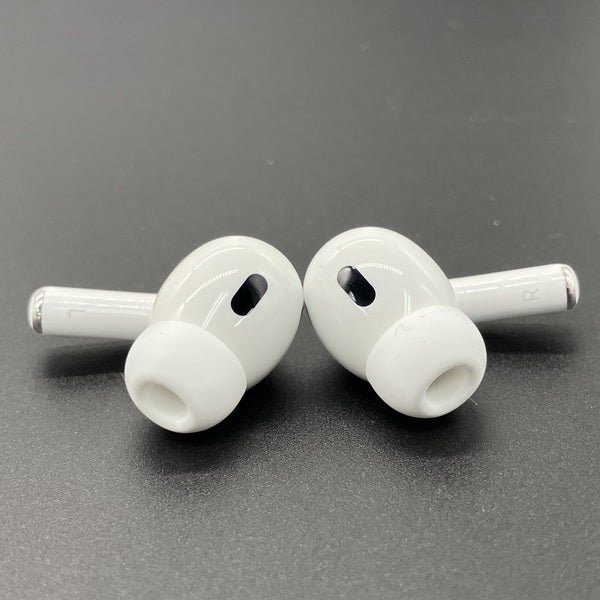 【中古】MagSafe充電ケース(USB-C)付きAirPods Pro(第2世代) MTJV3JA【日本橋】