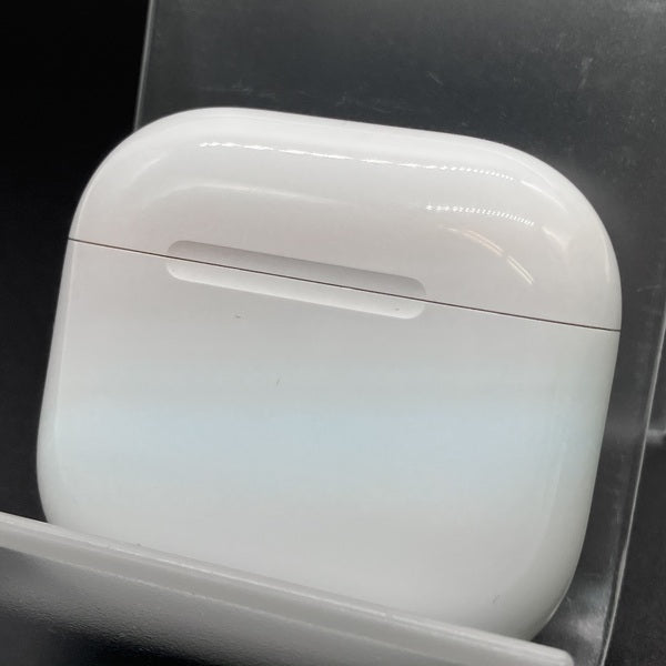 【中古】AirPods 4 MXP93J/A（アクティブノイズキャンセリング搭載）【秋葉原】