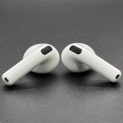 【中古】AirPods 4 MXP93J/A（アクティブノイズキャンセリング搭載）【秋葉原】
