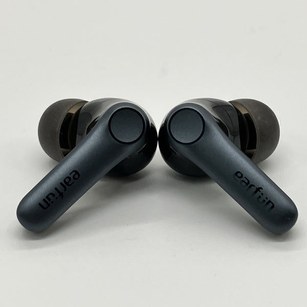 【中古】Air Pro 4 - Black【秋葉原】