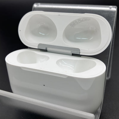 【中古】AirPods 充電ケース (第3世代)【秋葉原】