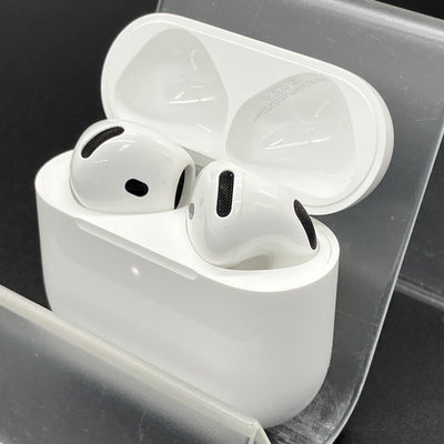 【中古】AirPods 4 MXP93J/A（アクティブノイズキャンセリング搭載）【秋葉原】