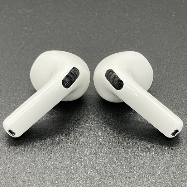 【中古】AirPods 4 MXP93J/A（アクティブノイズキャンセリング搭載）【秋葉原】