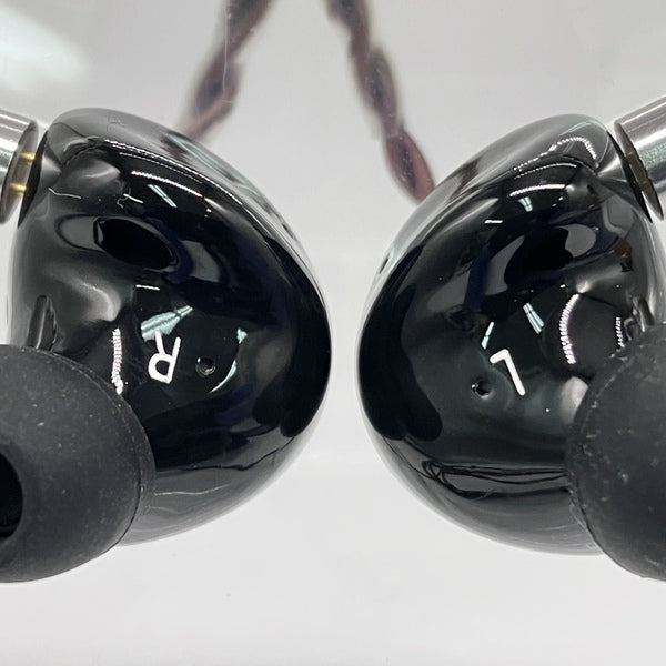 【中古】ZeTian Wu【日本橋】